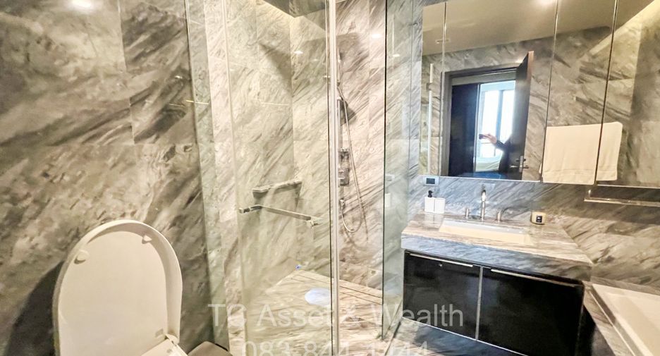 For rent 2 bedrooms condo in Phaya Thai, Bangkok