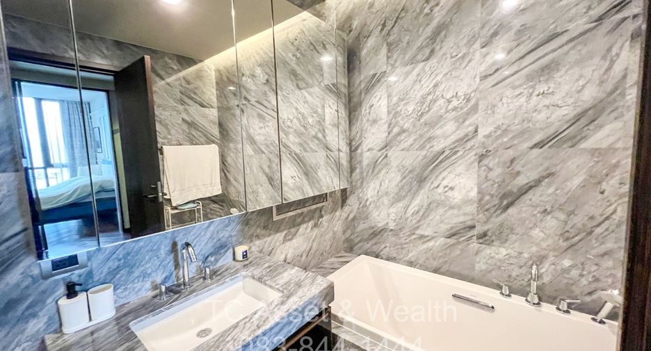 For rent 2 bedrooms condo in Phaya Thai, Bangkok