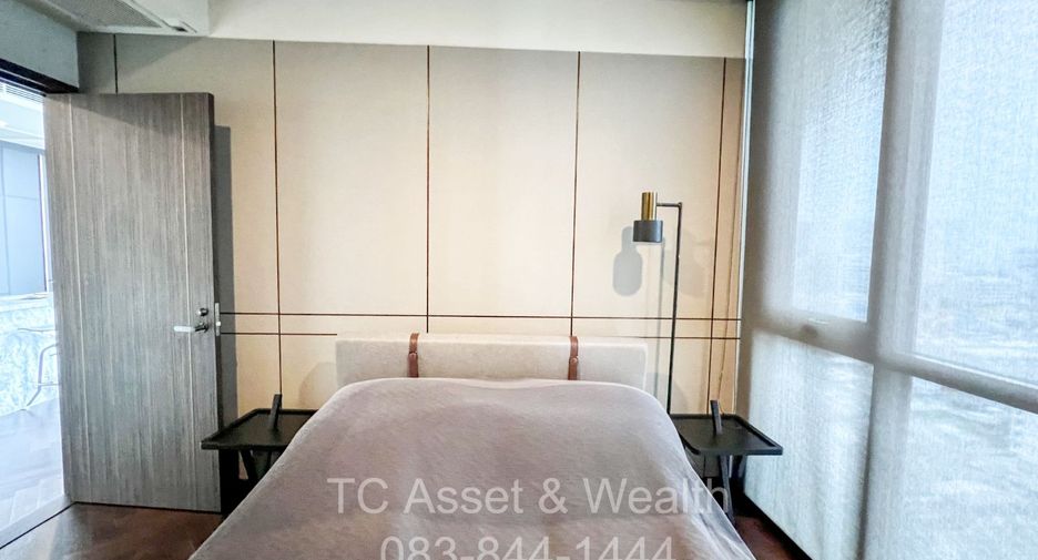 For rent 2 bedrooms condo in Phaya Thai, Bangkok
