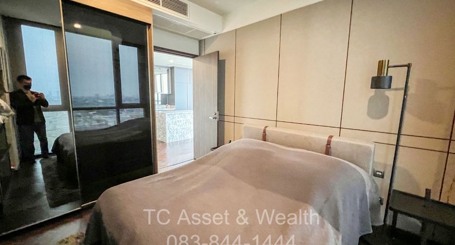 For rent 2 bedrooms condo in Phaya Thai, Bangkok