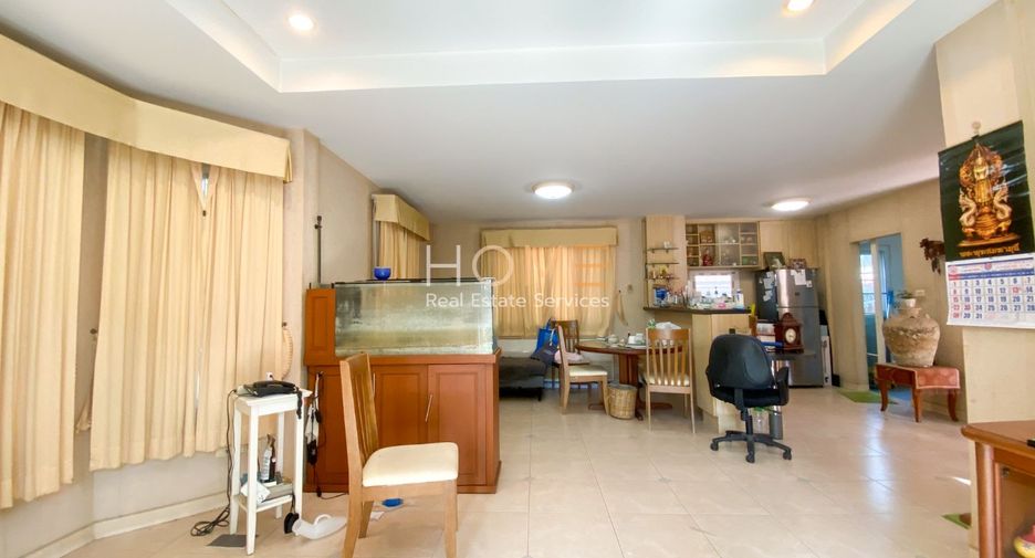 For sale 3 bed house in Pak Kret, Nonthaburi
