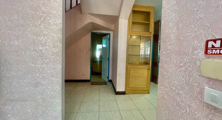 For sale 4 ベッドルーム house in Bang Lamung, Chonburi