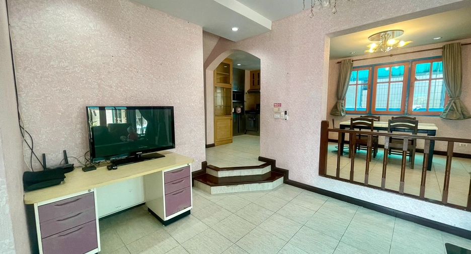 For sale 4 ベッドルーム house in Bang Lamung, Chonburi