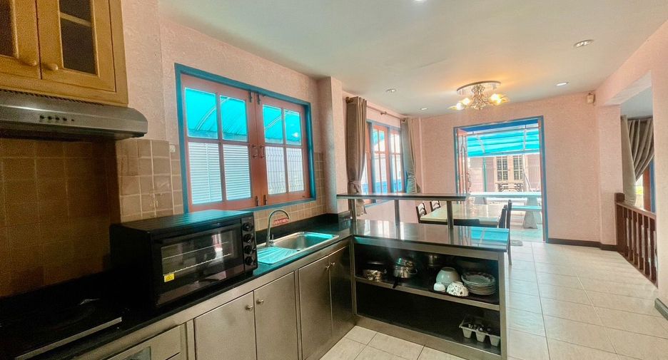 For sale 4 ベッドルーム house in Bang Lamung, Chonburi