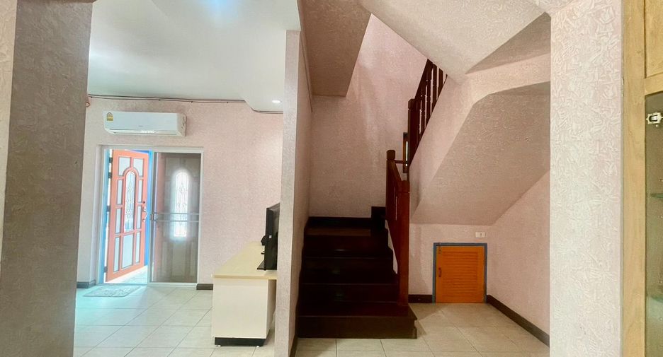 For sale 4 ベッドルーム house in Bang Lamung, Chonburi