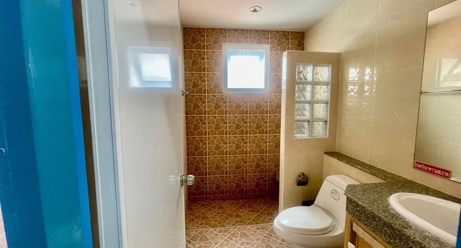 For sale 4 ベッドルーム house in Bang Lamung, Chonburi