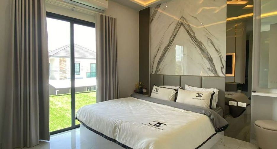 For sale 3 bedrooms villa in Bang Lamung, Chonburi