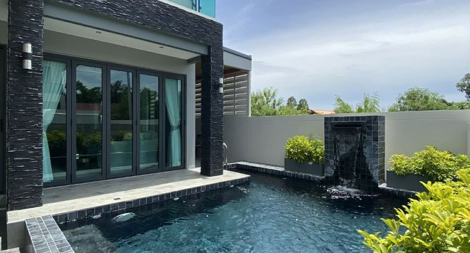 For sale 3 bedrooms villa in Bang Lamung, Chonburi