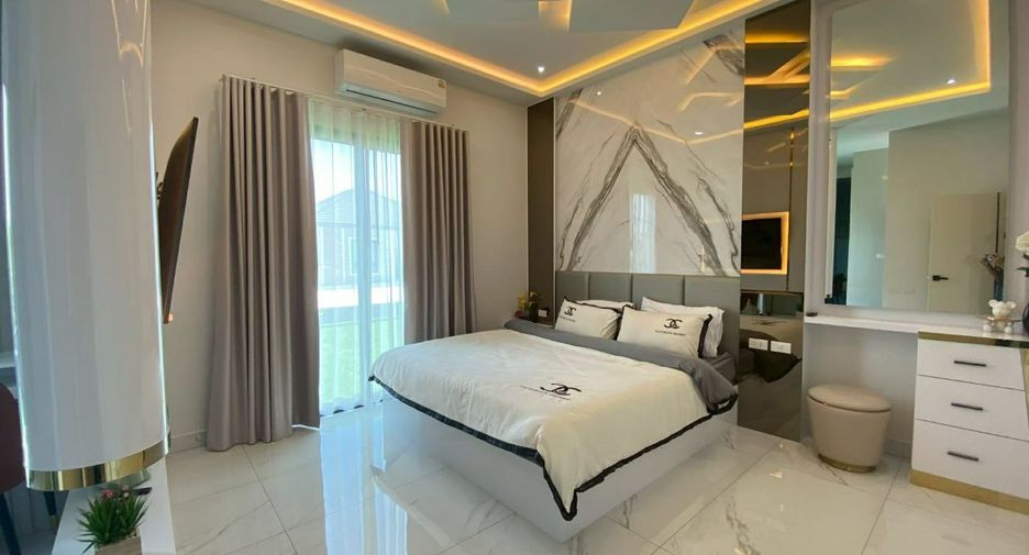 For sale 3 bedrooms villa in Bang Lamung, Chonburi