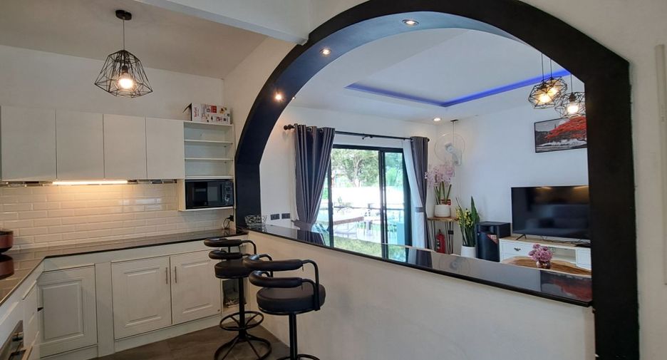 Villa en venta de 6 habitaciones en Bang Lamung, Chonburi