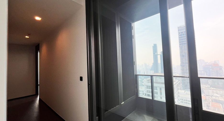 For sale 3 Beds condo in Watthana, Bangkok
