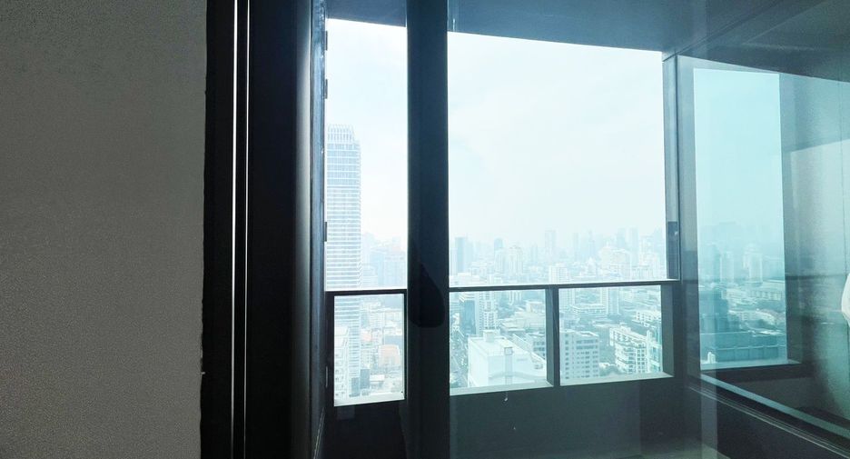 For sale 3 Beds condo in Watthana, Bangkok