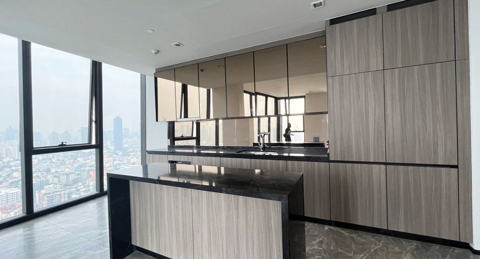 For sale 3 Beds condo in Watthana, Bangkok