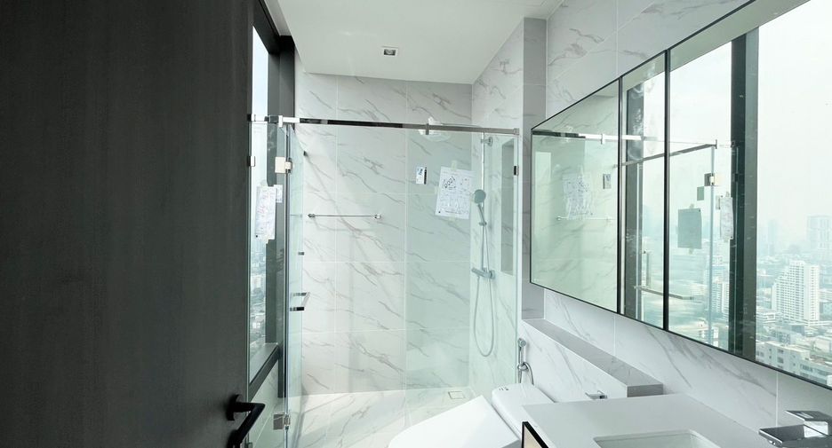 For sale 3 Beds condo in Watthana, Bangkok