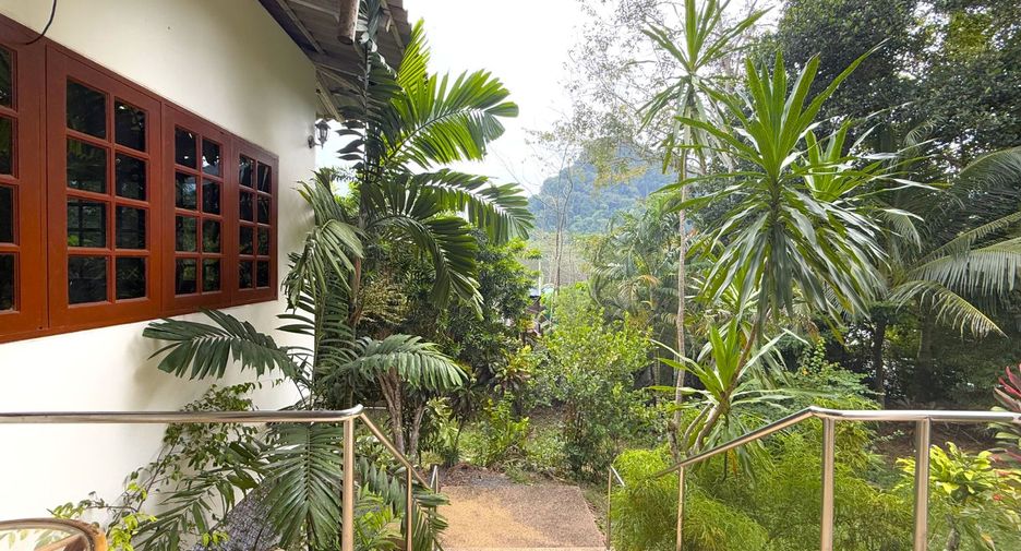 For sale 4 bedrooms villa in Mueang Krabi, Krabi