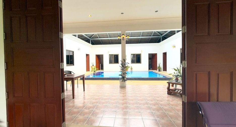 For sale 4 bedrooms villa in Mueang Krabi, Krabi