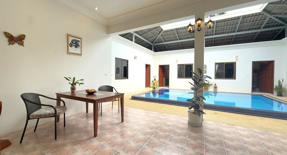 For sale 4 bedrooms villa in Mueang Krabi, Krabi