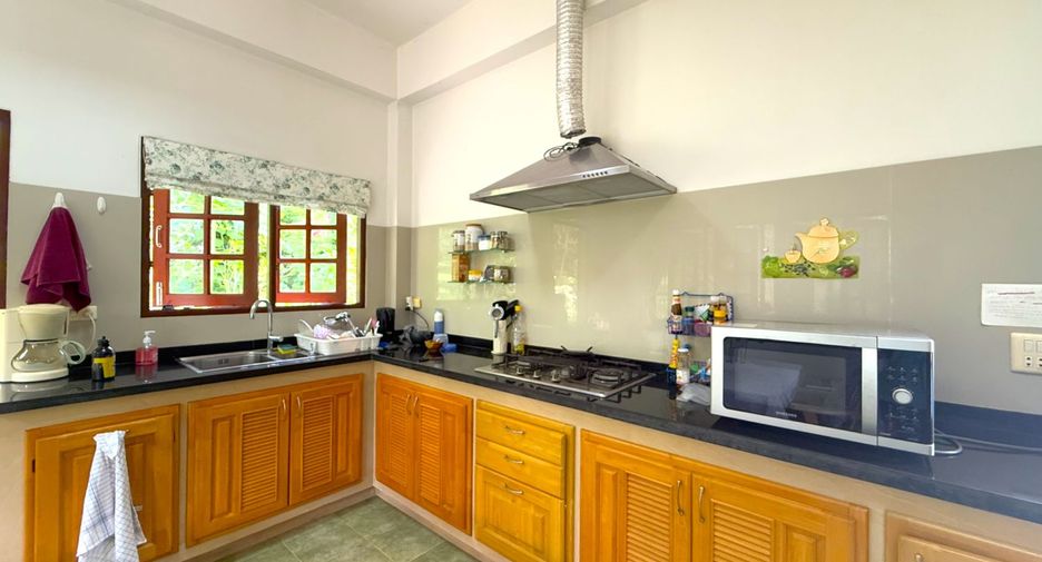 For sale 4 bedrooms villa in Mueang Krabi, Krabi