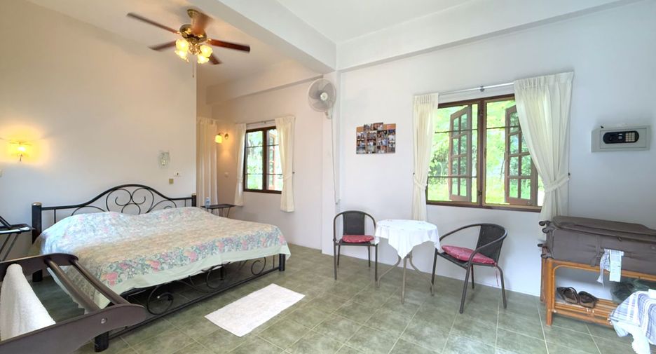 For sale 4 bedrooms villa in Mueang Krabi, Krabi