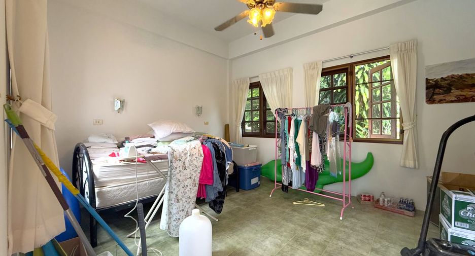 For sale 4 bedrooms villa in Mueang Krabi, Krabi