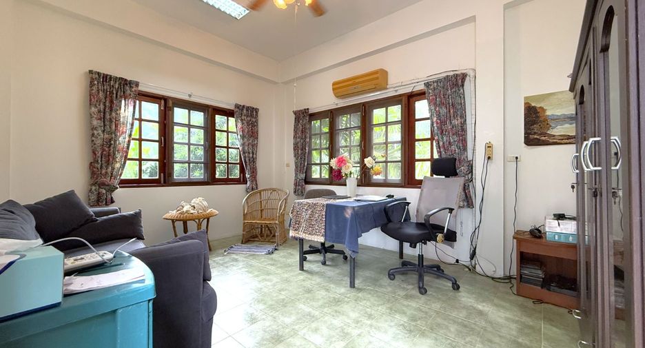For sale 4 bedrooms villa in Mueang Krabi, Krabi