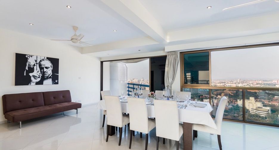 Condo en venta de 3 habitaciones en Bang Lamung, Chonburi