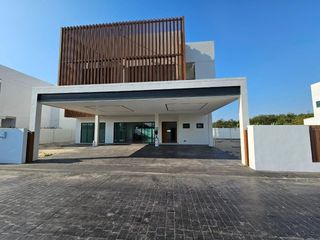 出售 3 卧室 独立屋 在 Mueang Pathum Thani, Pathum Thani