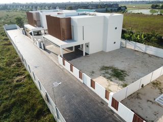 出售 3 卧室 独立屋 在 Mueang Pathum Thani, Pathum Thani