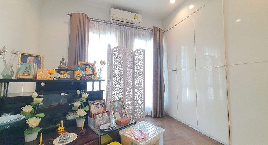 For sale 3 bedrooms house in Sai Mai, Bangkok