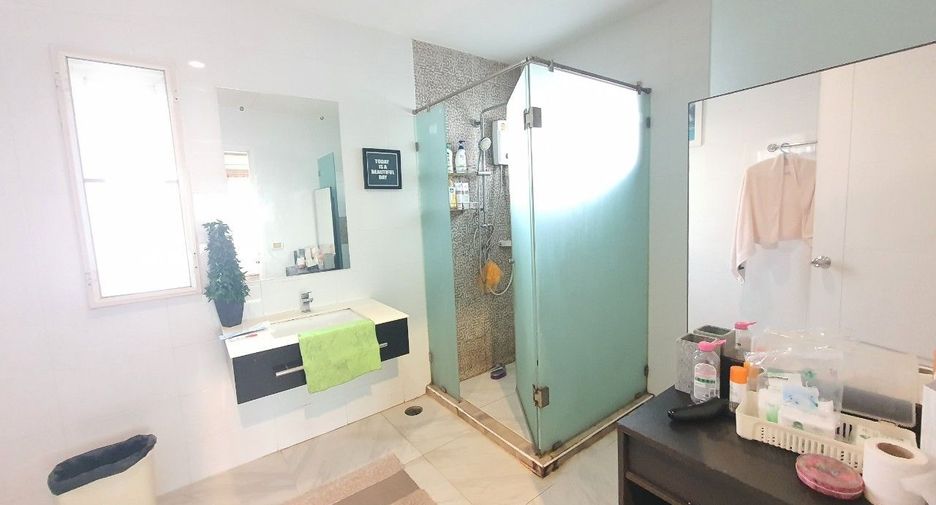 For sale 3 bedrooms house in Sai Mai, Bangkok
