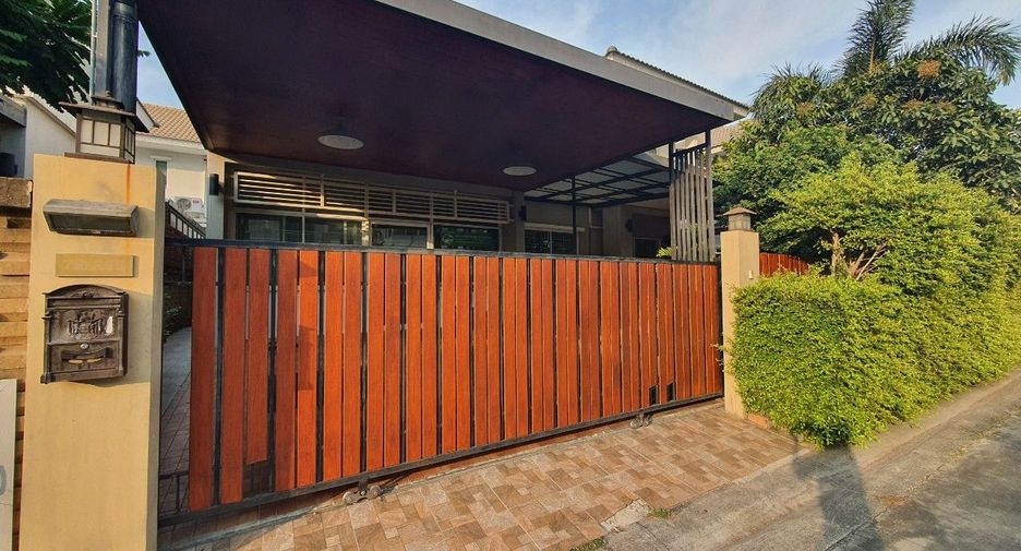 For sale 3 bedrooms house in Sai Mai, Bangkok