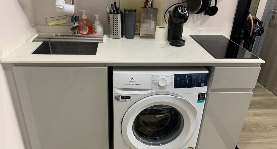 For sale 1 bed condo in Huai Khwang, Bangkok