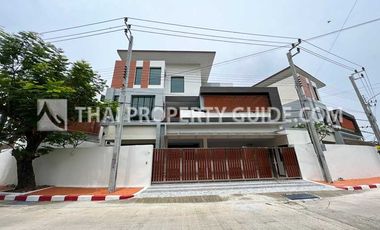 For rent 5 bedrooms house in Bang Phli, Samut Prakan