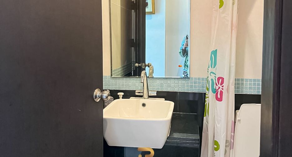 For sale 1 bed condo 