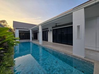 For sale 5 Beds villa in Bang Lamung, Chonburi