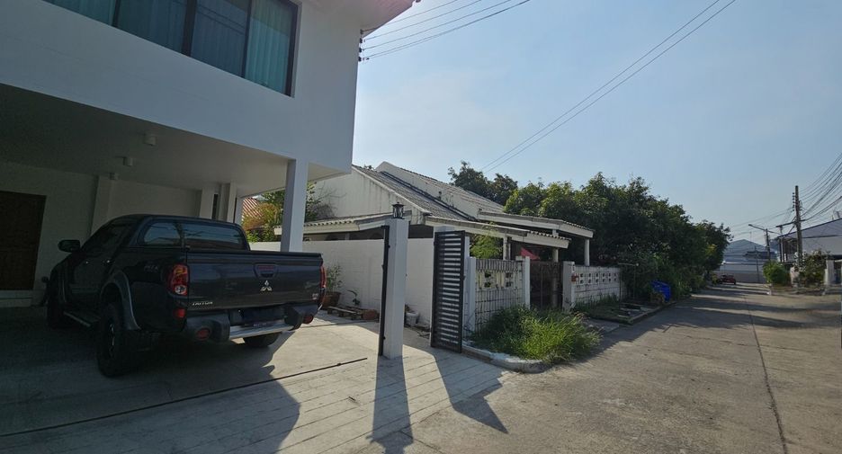 For rent 4 bed house in Pak Kret, Nonthaburi