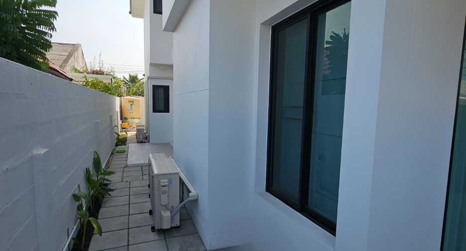 For rent 4 bed house in Pak Kret, Nonthaburi