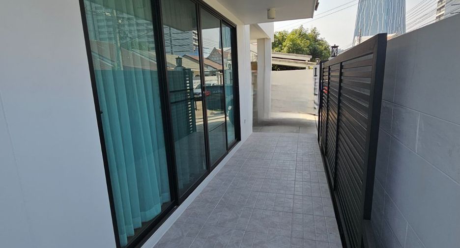 For rent 4 bed house in Pak Kret, Nonthaburi