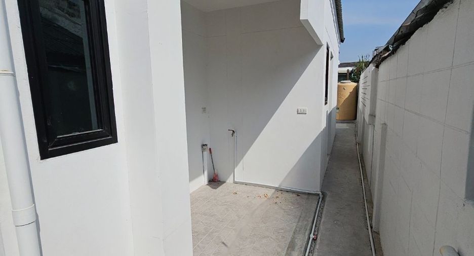 For rent 4 bed house in Pak Kret, Nonthaburi
