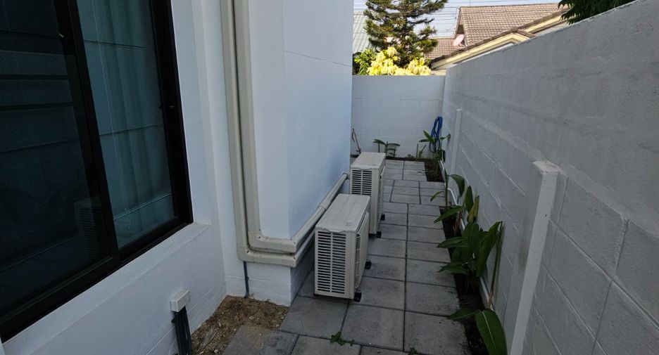 For rent 4 bed house in Pak Kret, Nonthaburi