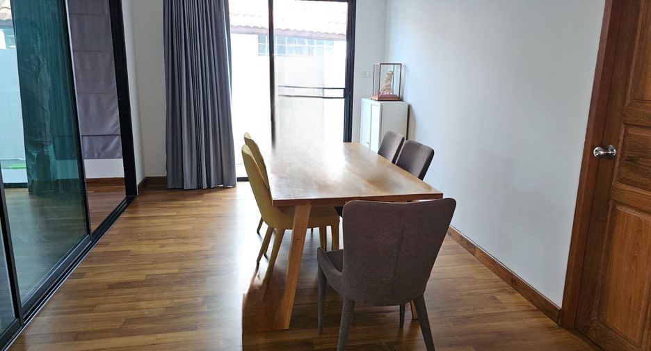 For rent 4 bed house in Pak Kret, Nonthaburi