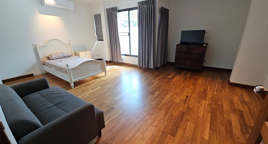 For rent 4 bed house in Pak Kret, Nonthaburi