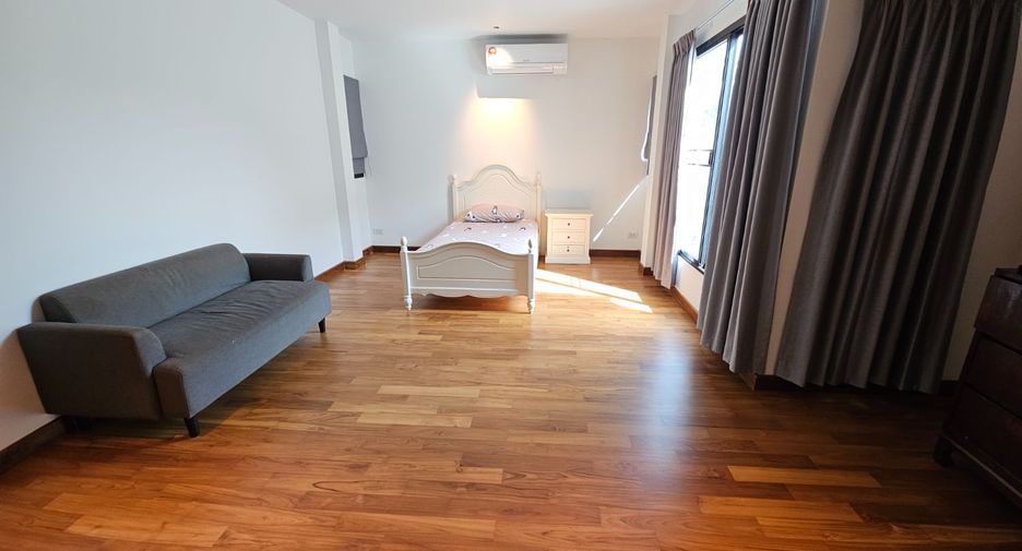 For rent 4 bed house in Pak Kret, Nonthaburi