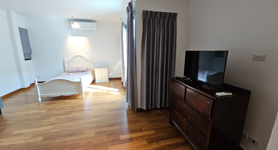 For rent 4 bed house in Pak Kret, Nonthaburi