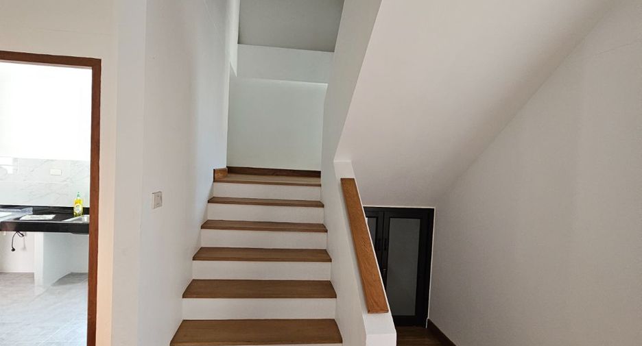 For rent 4 bed house in Pak Kret, Nonthaburi