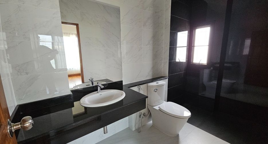 For rent 4 bed house in Pak Kret, Nonthaburi