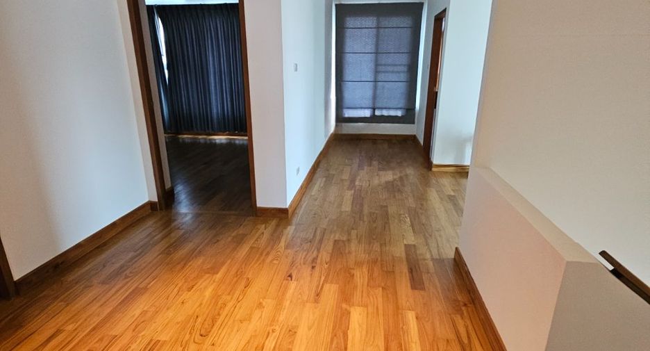 For rent 4 bed house in Pak Kret, Nonthaburi