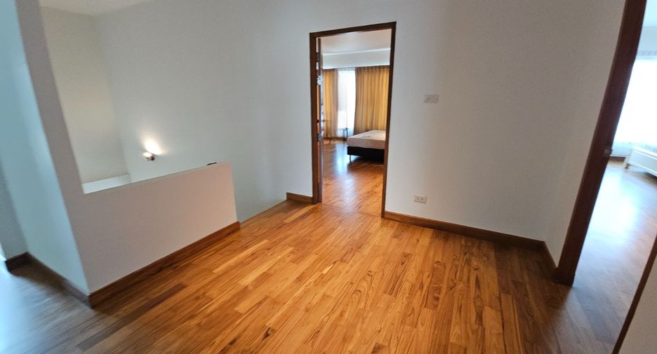 For rent 4 bed house in Pak Kret, Nonthaburi