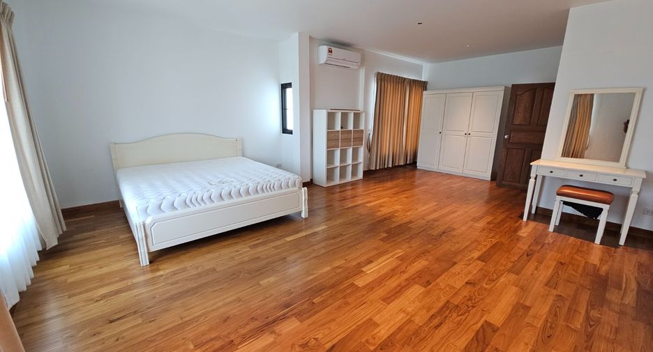 For rent 4 bed house in Pak Kret, Nonthaburi