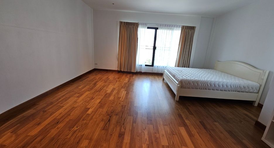 For rent 4 bed house in Pak Kret, Nonthaburi